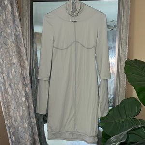 Off-White
logo-print jersey dress